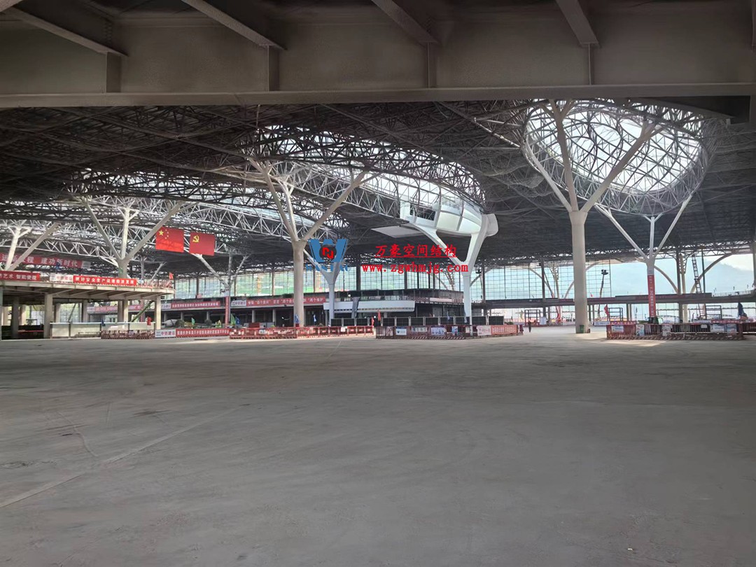 重慶東站站房正在加速建設(shè)，全力繪就項(xiàng)目新篇章