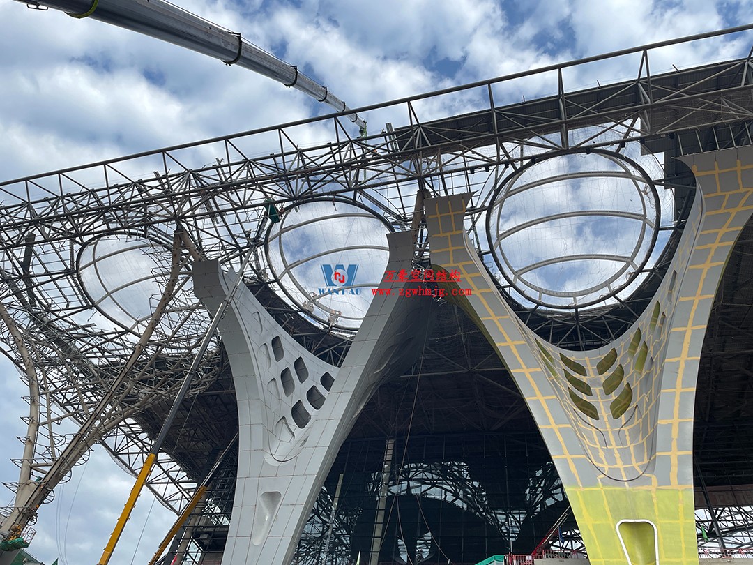 重慶東站站房正在加速建設(shè)，全力繪就項(xiàng)目新篇章